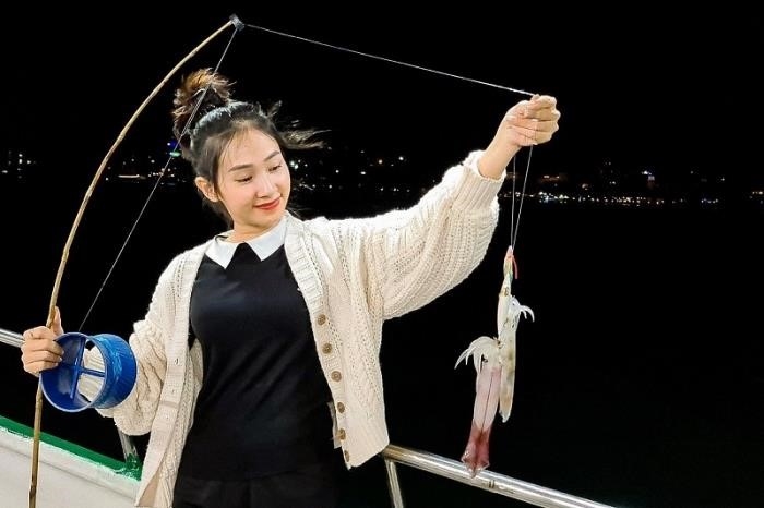 Trải nghiệm cuộc sống ngư dân biển Bình Tiên là một trải nghiệm độc đáo để khám phá và hiểu thêm về cuộc sống và công việc của những người dân nơi đây, với cảnh biển tuyệt đẹp và những truyền thống văn hóa độc đáo của ngư dân.