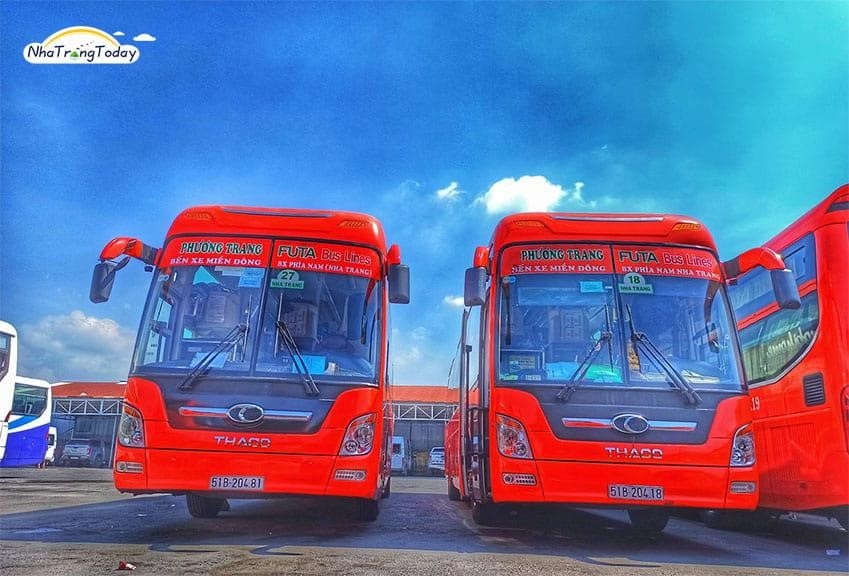 Xe Phương Trang là một công ty vận tải hành khách hàng đầu tại Việt Nam, cung cấp dịch vụ vận chuyển bằng xe buýt chất lượng cao và đảm bảo an toàn cho hành khách.