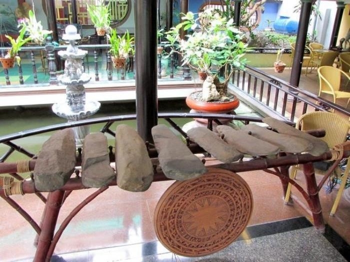 Bảo vật đàn đá Khánh Sơn là một nhạc cụ cổ xưa nhất của loài người, đang được nghiên cứu và tìm hiểu với mục đích khám phá về nguồn gốc và giá trị văn hóa của nó.