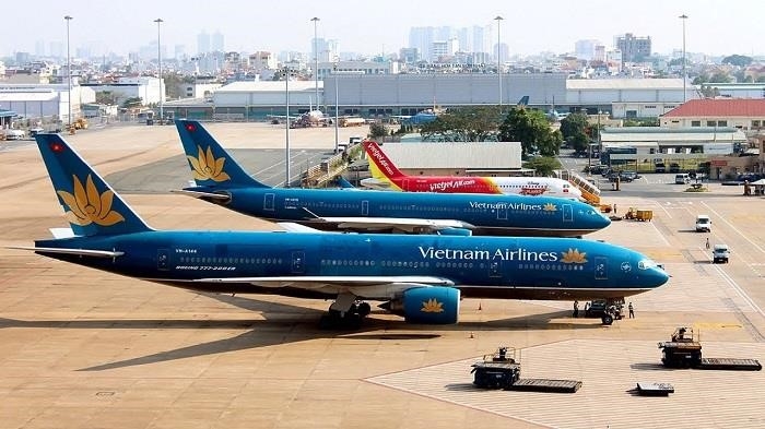 Sân bay Cam Ranh Khánh Hòa là một trong những sân bay quan trọng tại Việt Nam, với nhiều tuyến bay nội địa và quốc tế phục vụ cho hành khách. Các tuyến bay tại sân bay Cam Ranh Khánh Hòa bao gồm các điểm đến phổ biến như Hà Nội, TP.HCM, Đà Nẵng, Huế, Nha Trang, Đà Lạt, và cả các thành phố quốc tế như Seoul, Bangkok, Moskva, và Tokyo.