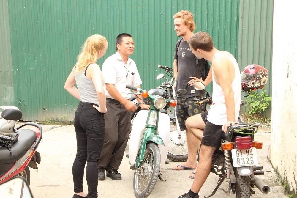 Phung Motorbike là một dịch vụ cho thuê xe máy tại Hà Nội với thủ tục đơn giản, giúp khách hàng dễ dàng và nhanh chóng sở hữu một chiếc xe máy để di chuyển trong thành phố.
