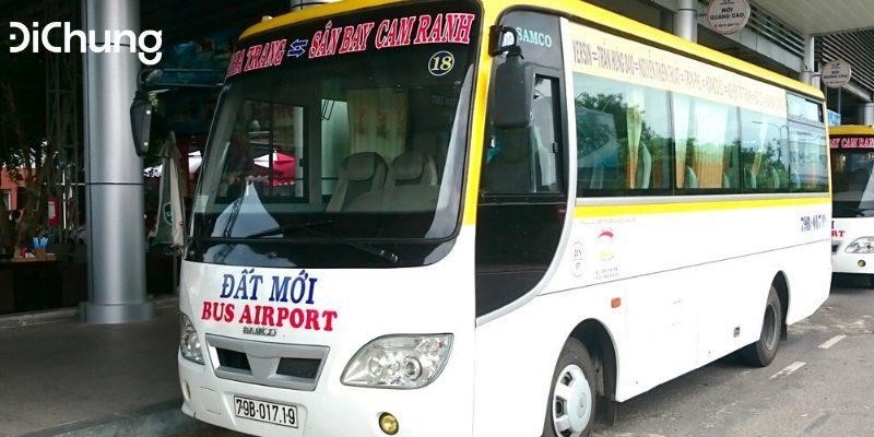 Xe buýt sân bay Cam Ranh, còn được gọi là xe buýt Đất Mới, là một phương tiện công cộng phục vụ cho việc di chuyển từ sân bay Cam Ranh đến khu vực Đất Mới.