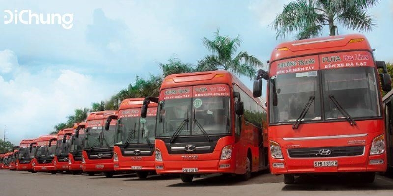 Xe buýt sân bay Cam Ranh, được vận hành bởi công ty Xe buýt Phương Trang, là phương tiện công cộng chuyên chở hành khách từ sân bay đến các điểm đến khác trong khu vực, đảm bảo sự thuận tiện và tiết kiệm thời gian cho người dân và du khách.